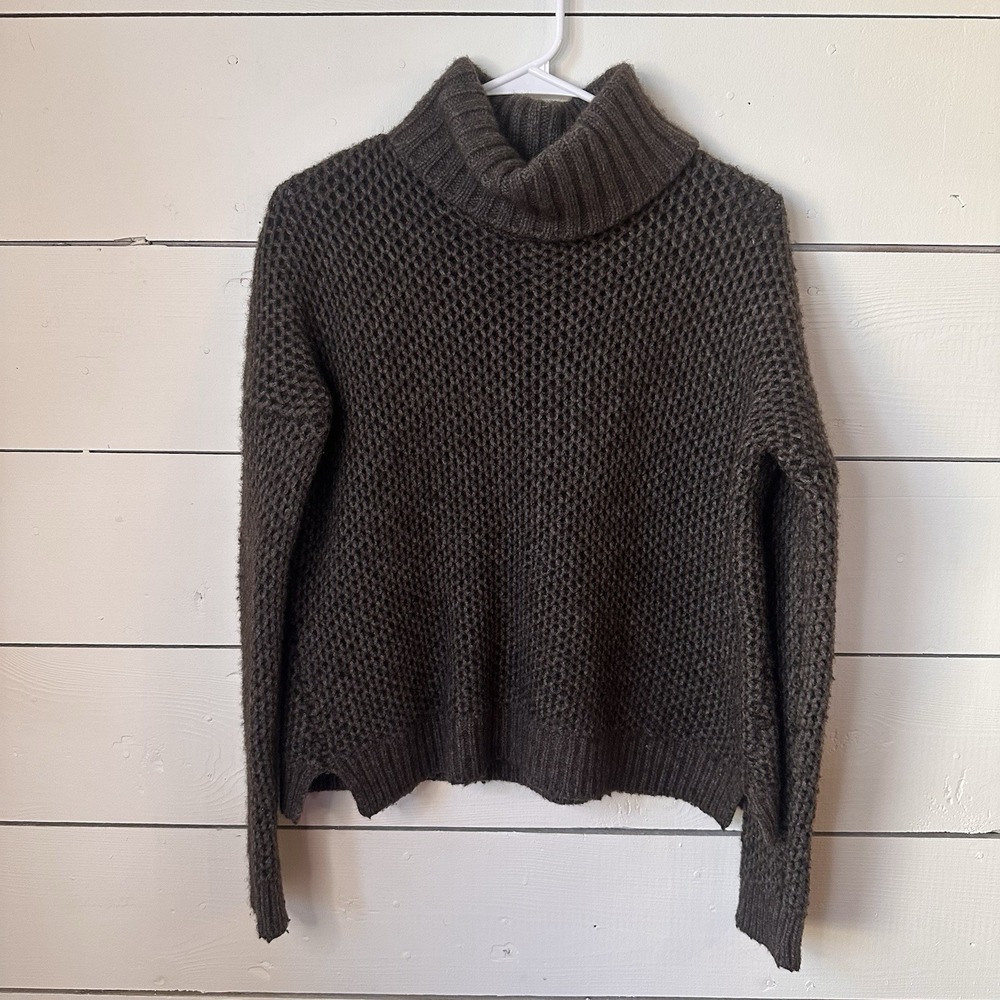 Vince Taupe Wool‎ Yak Blend Turtleneck  Sweater L Boxy Chunky Cozy Waffle Knit